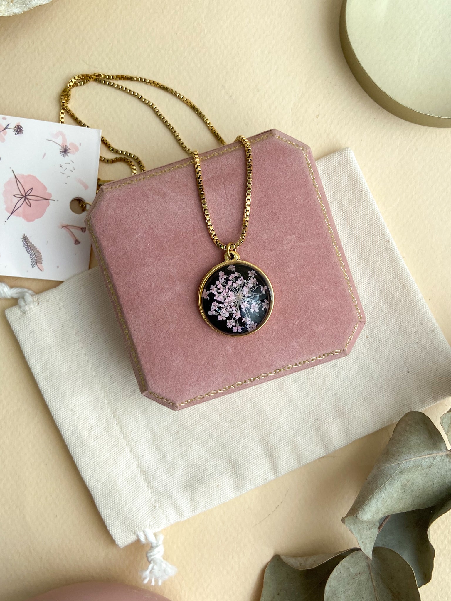 Medalha Flor de Cenoura Rosa - Bazar