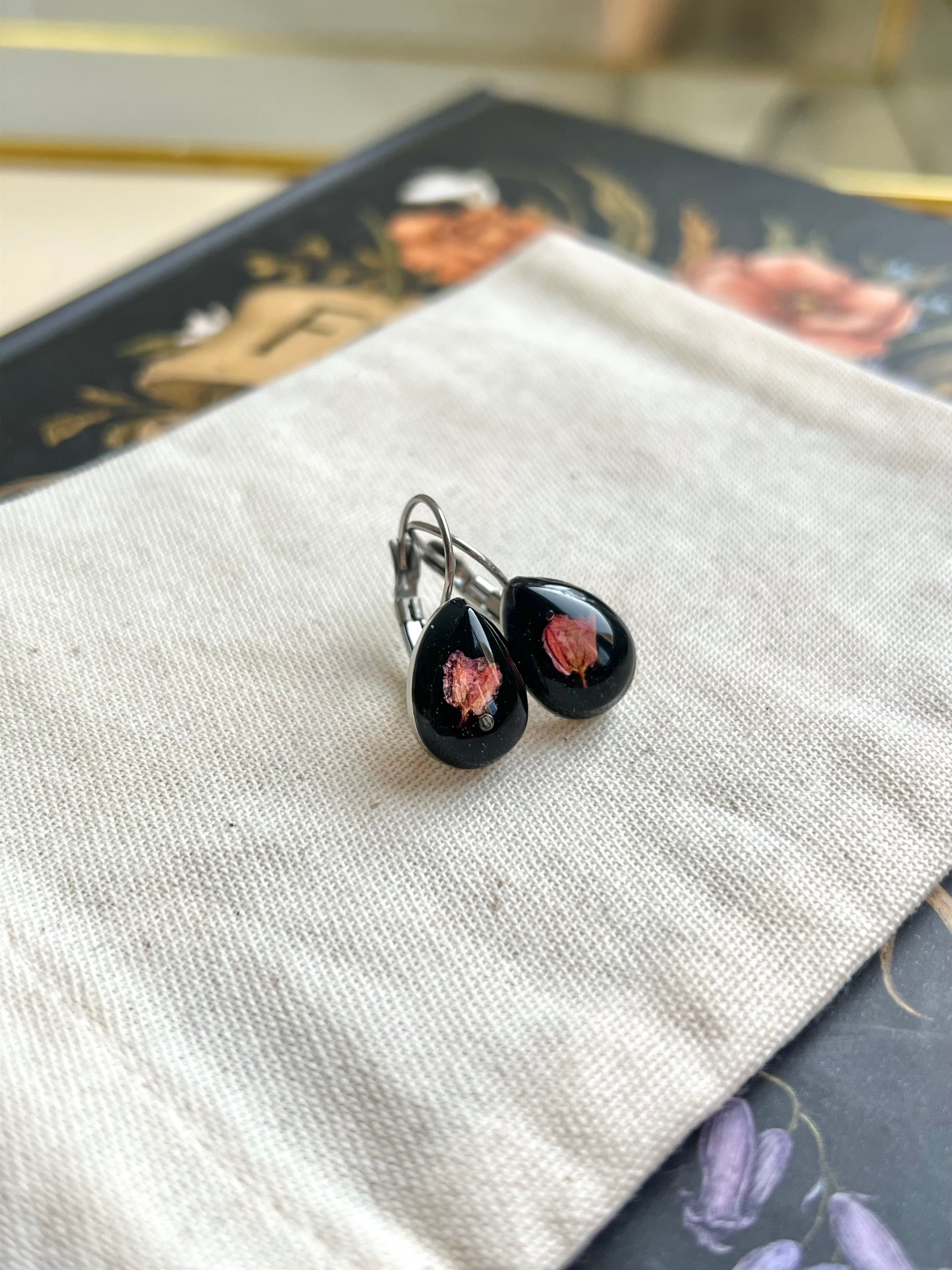 Brinco Jardim Amor Agarradinho Gota - BAZAR 413