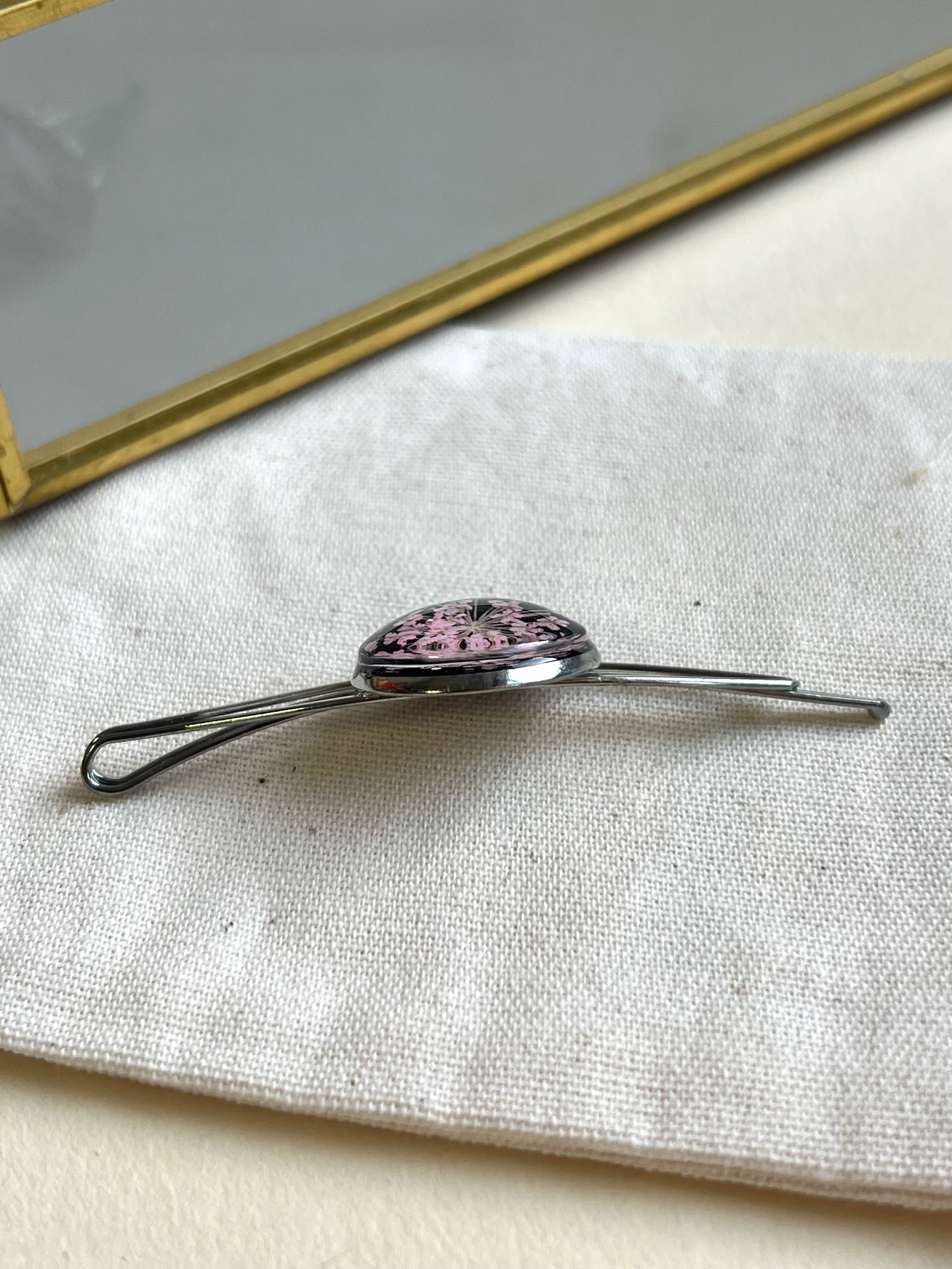 Grampo de Cabelo Flor de Cenoura - BAZAR 314