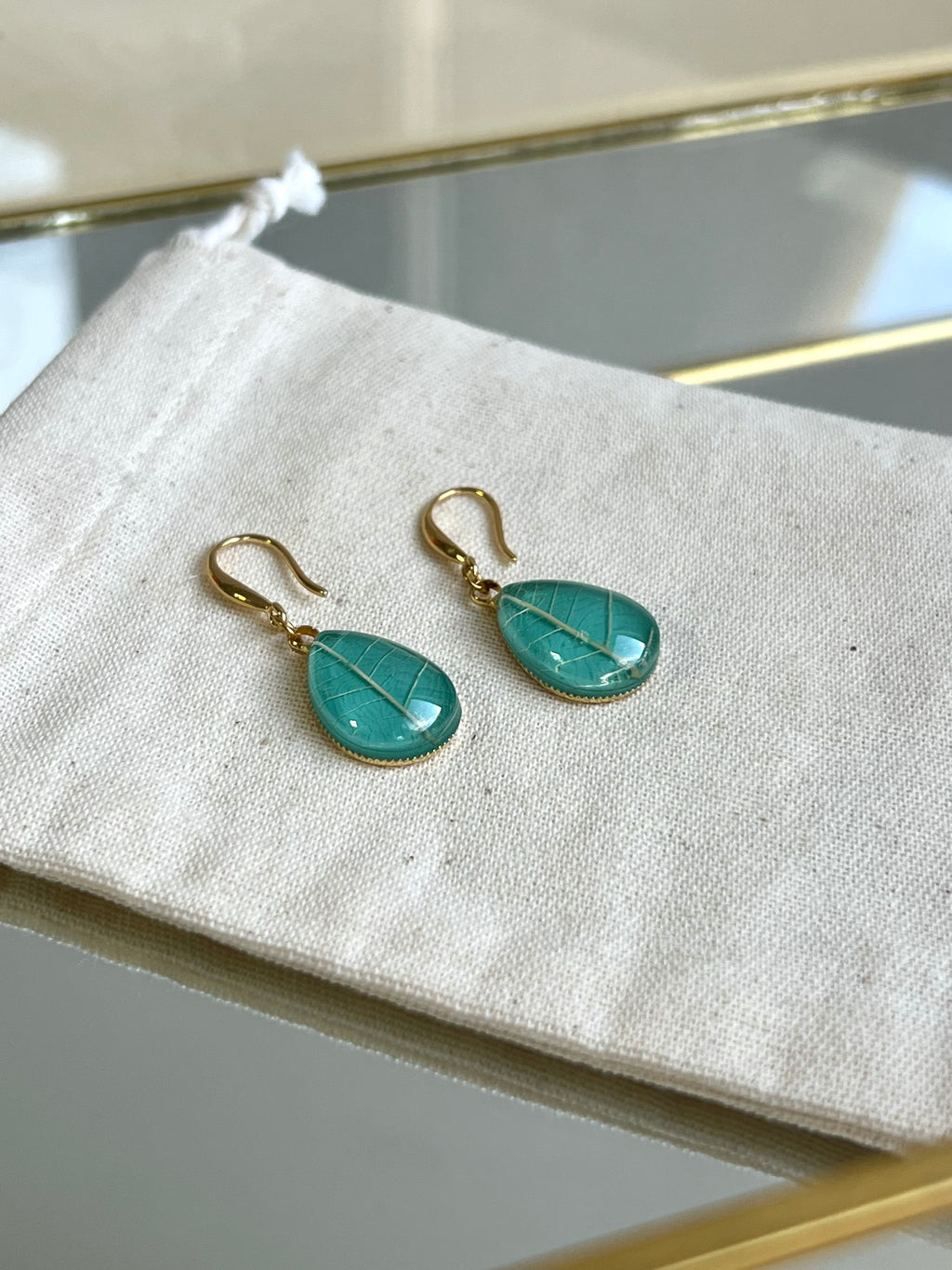 Brinco Floresta Gota Dourado - BAZAR 347