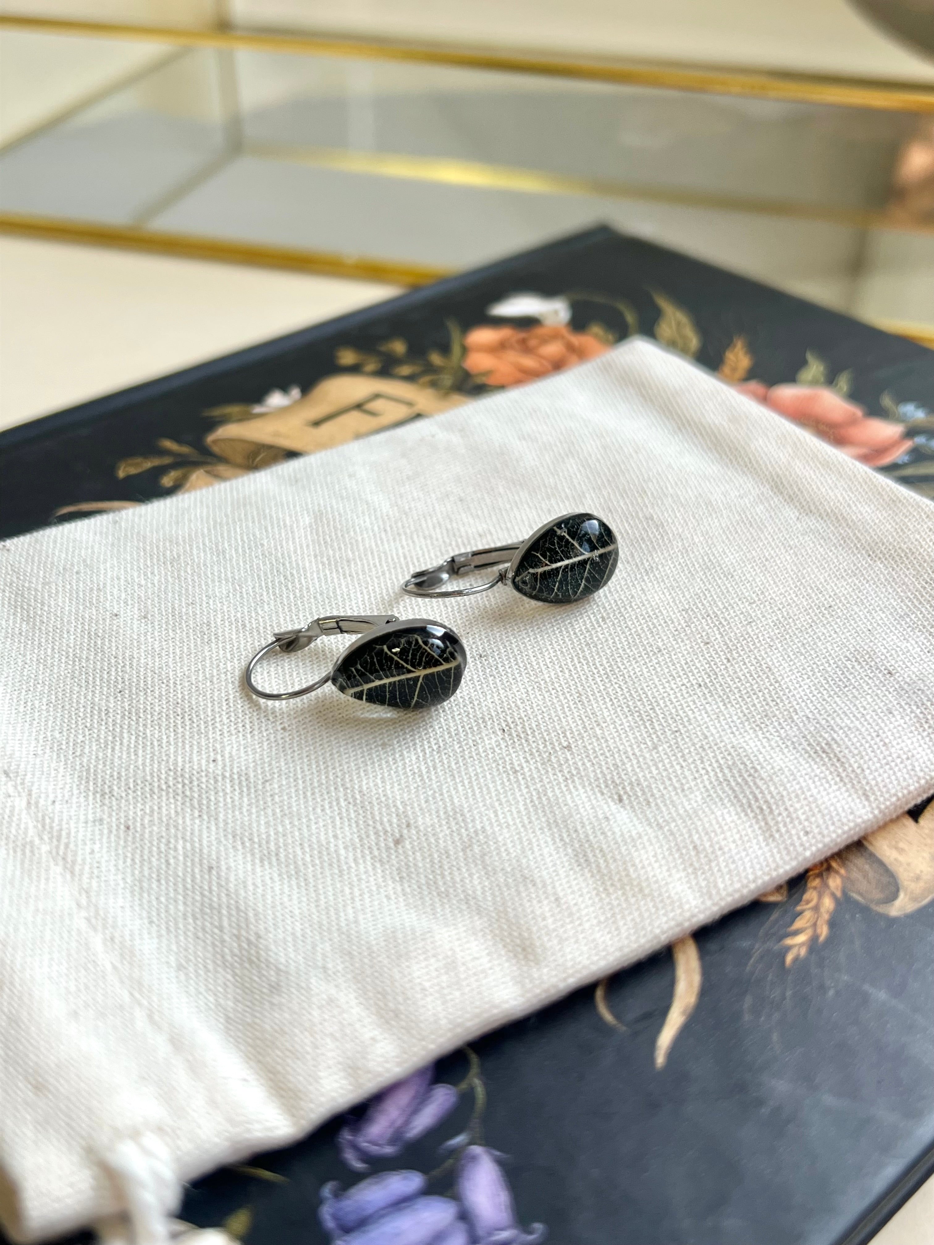 Brinco Jardim Poente Gota - BAZAR 408