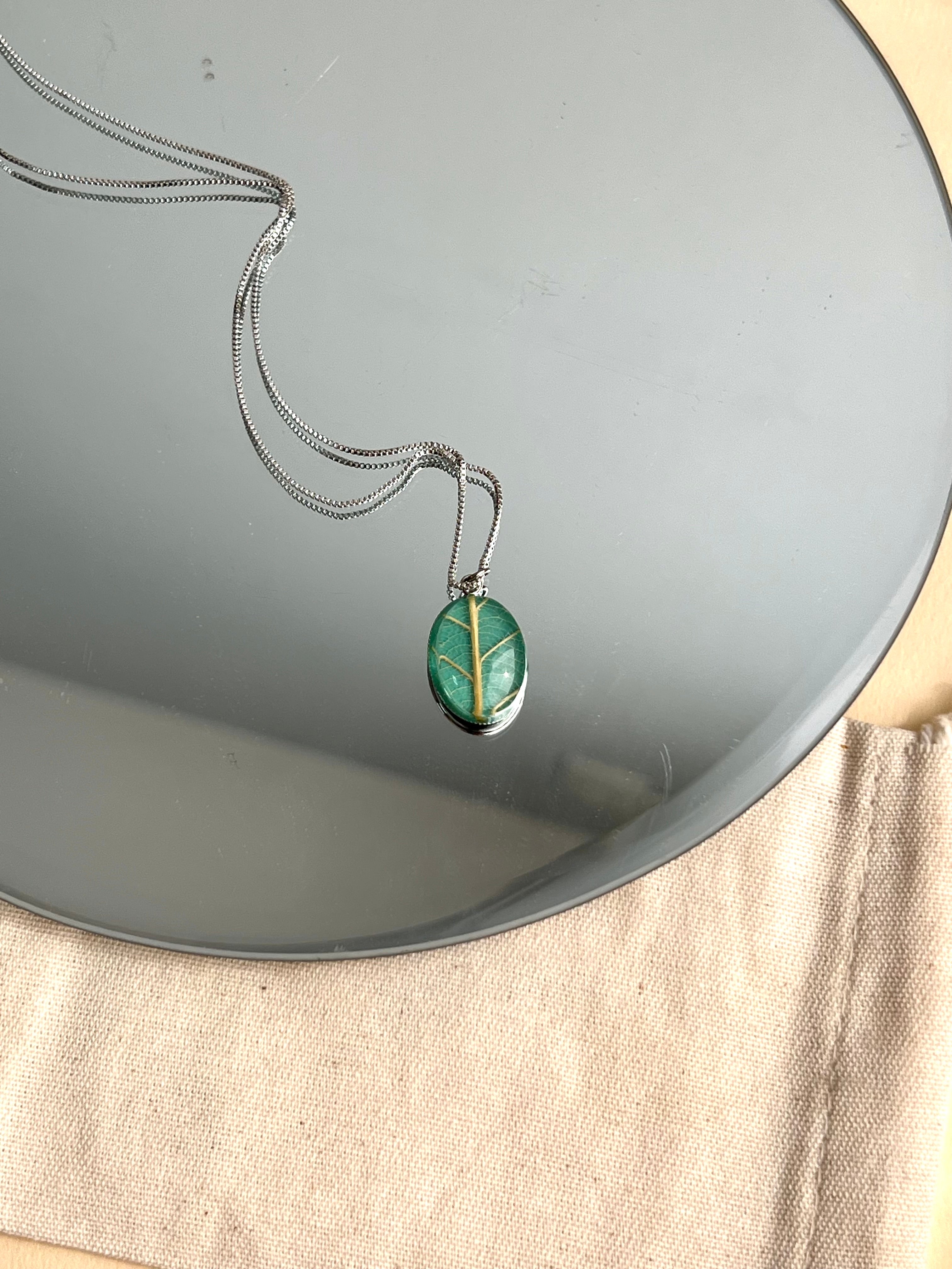 Colar Oval Floresta  - BAZAR 187