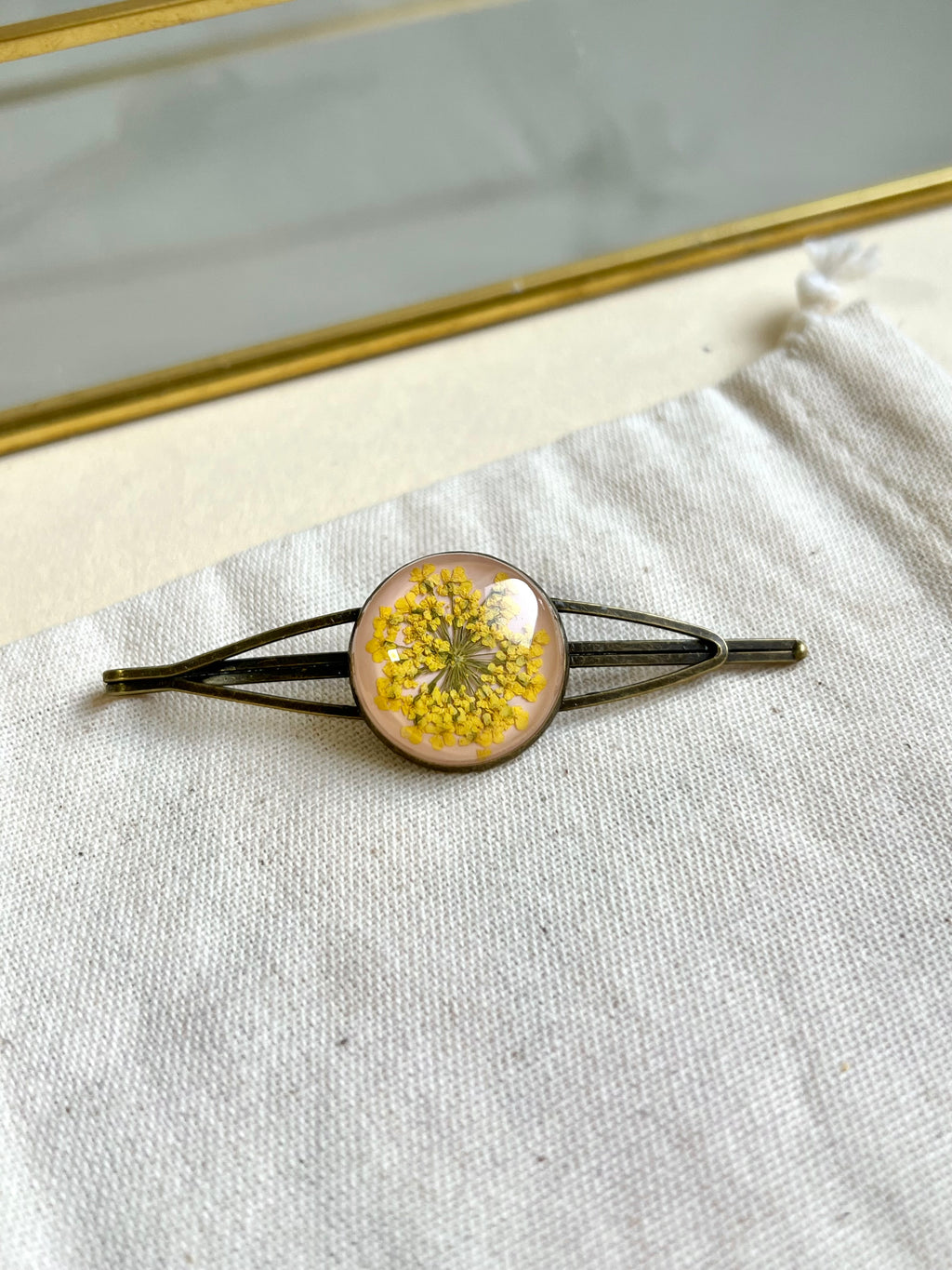 Grampo de Cabelo Flor de Cenoura - BAZAR 387