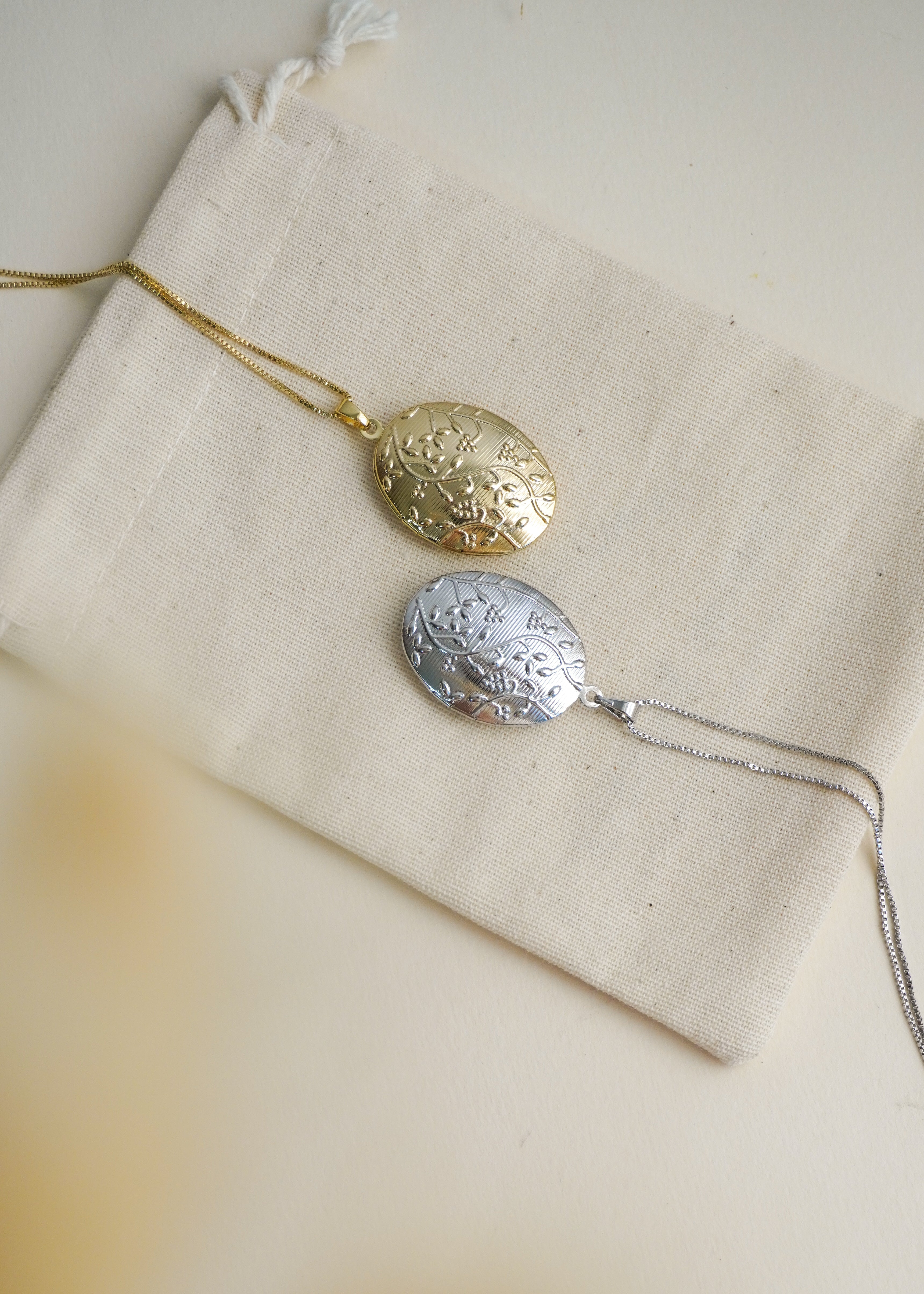 Relicário de Foto Oval