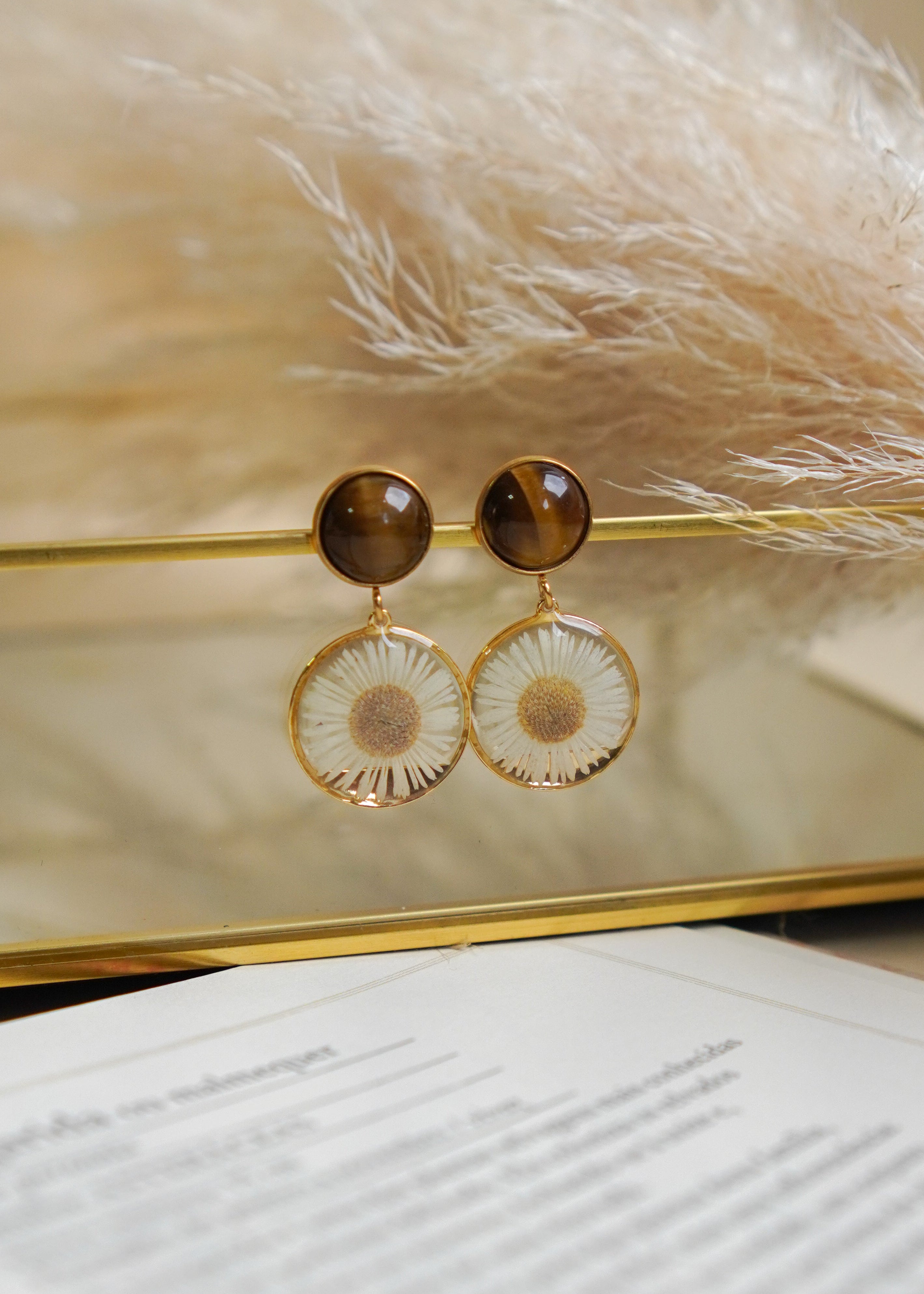 Brinco Margarida com Olho de Tigre