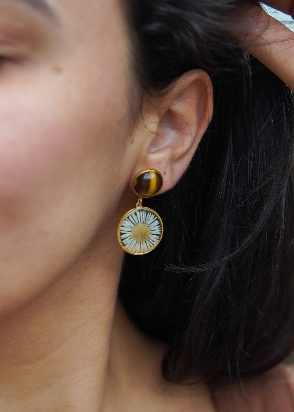 Brinco Margarida com Olho de Tigre