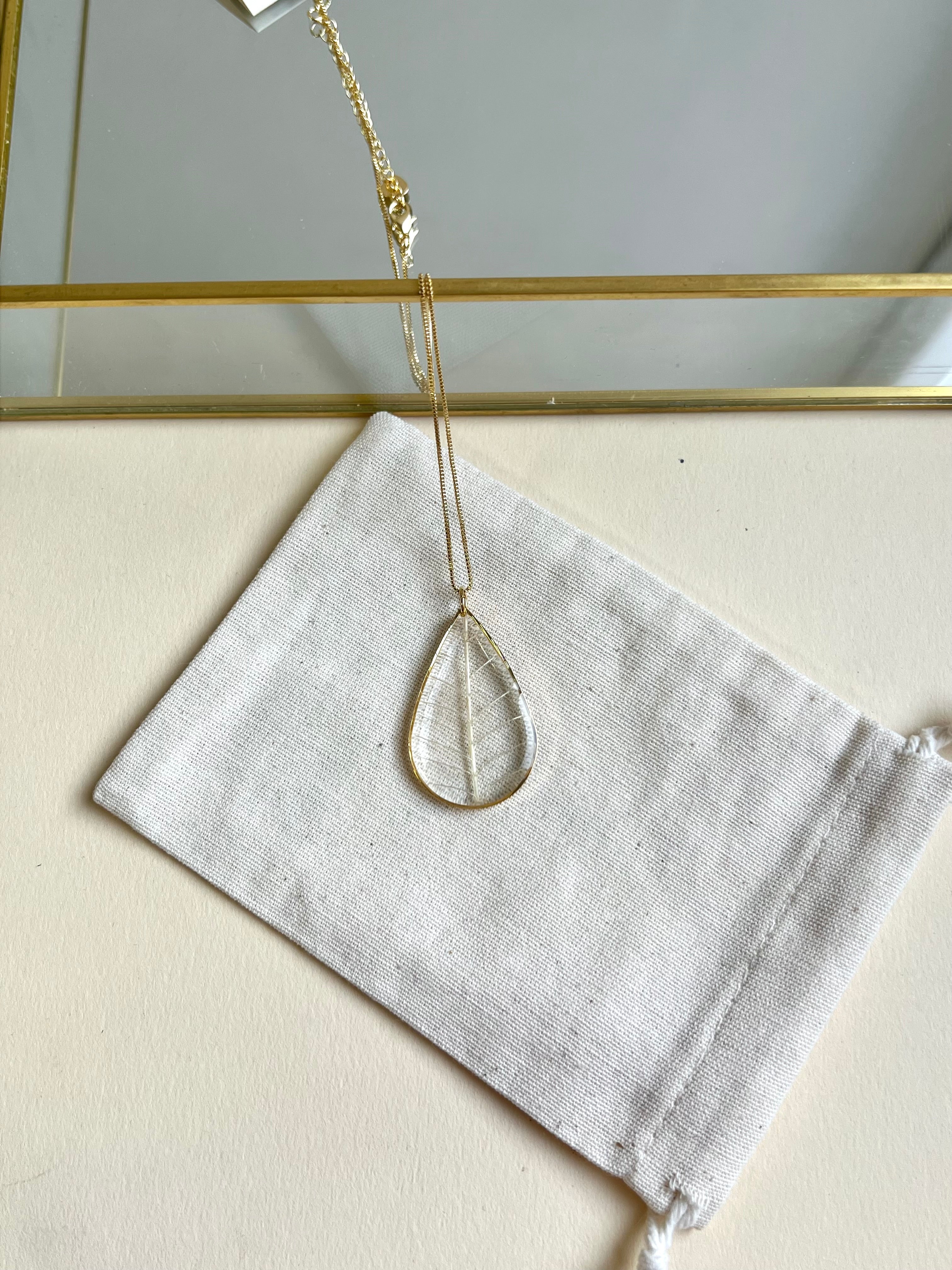 Colar Folha M Dourado - BAZAR 385