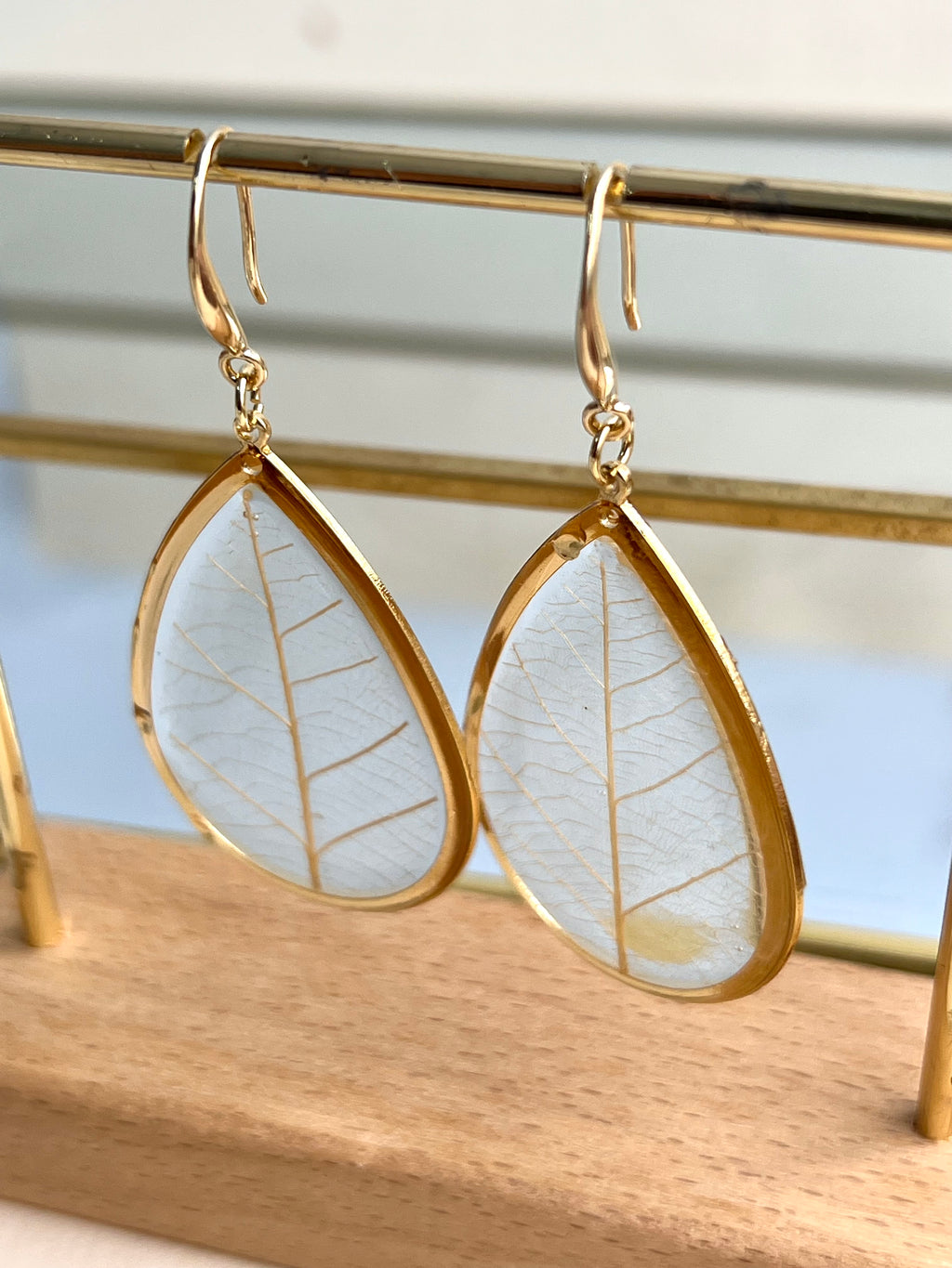 Brinco Equilíbrio Folha Dourado - BAZAR 011