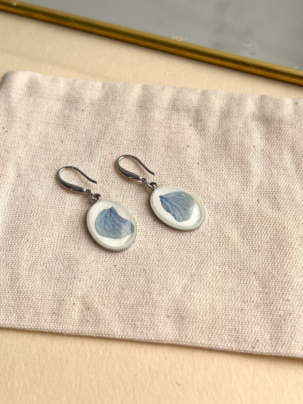 Brinco Hortênsia Azul Oval - BAZAR 116