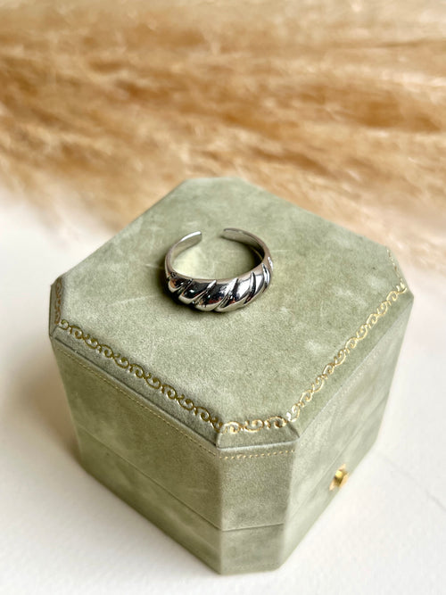 Anel Ajustável Ondas - BAZAR