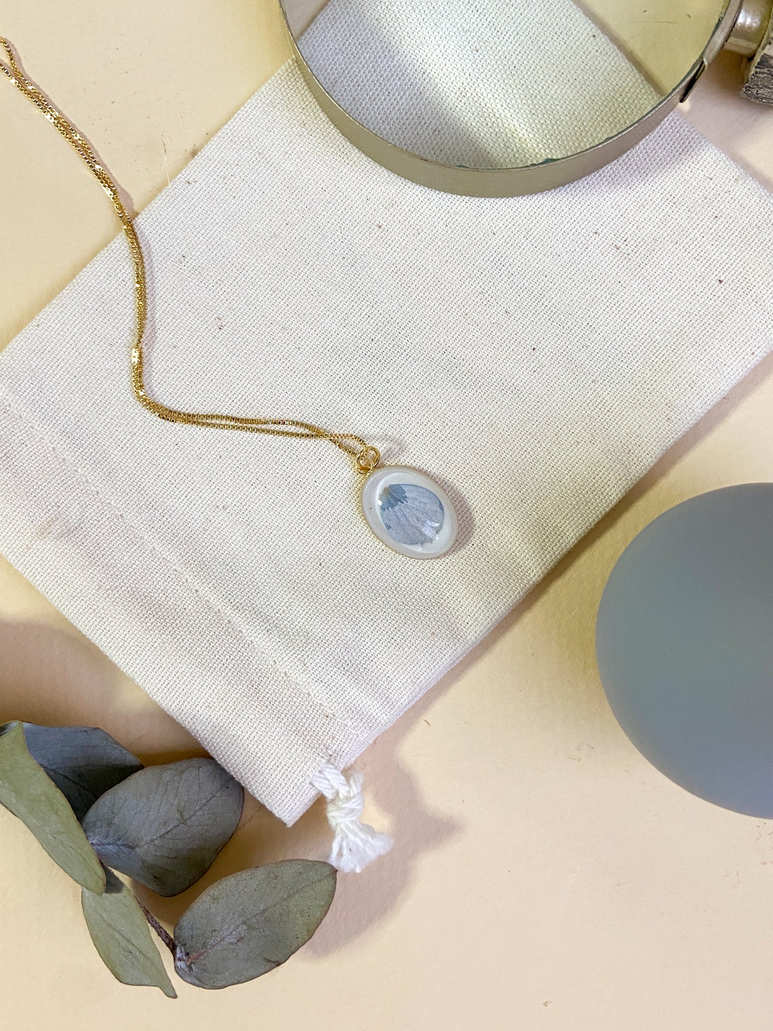 Colar Hortênsia Azul Oval - Bazar
