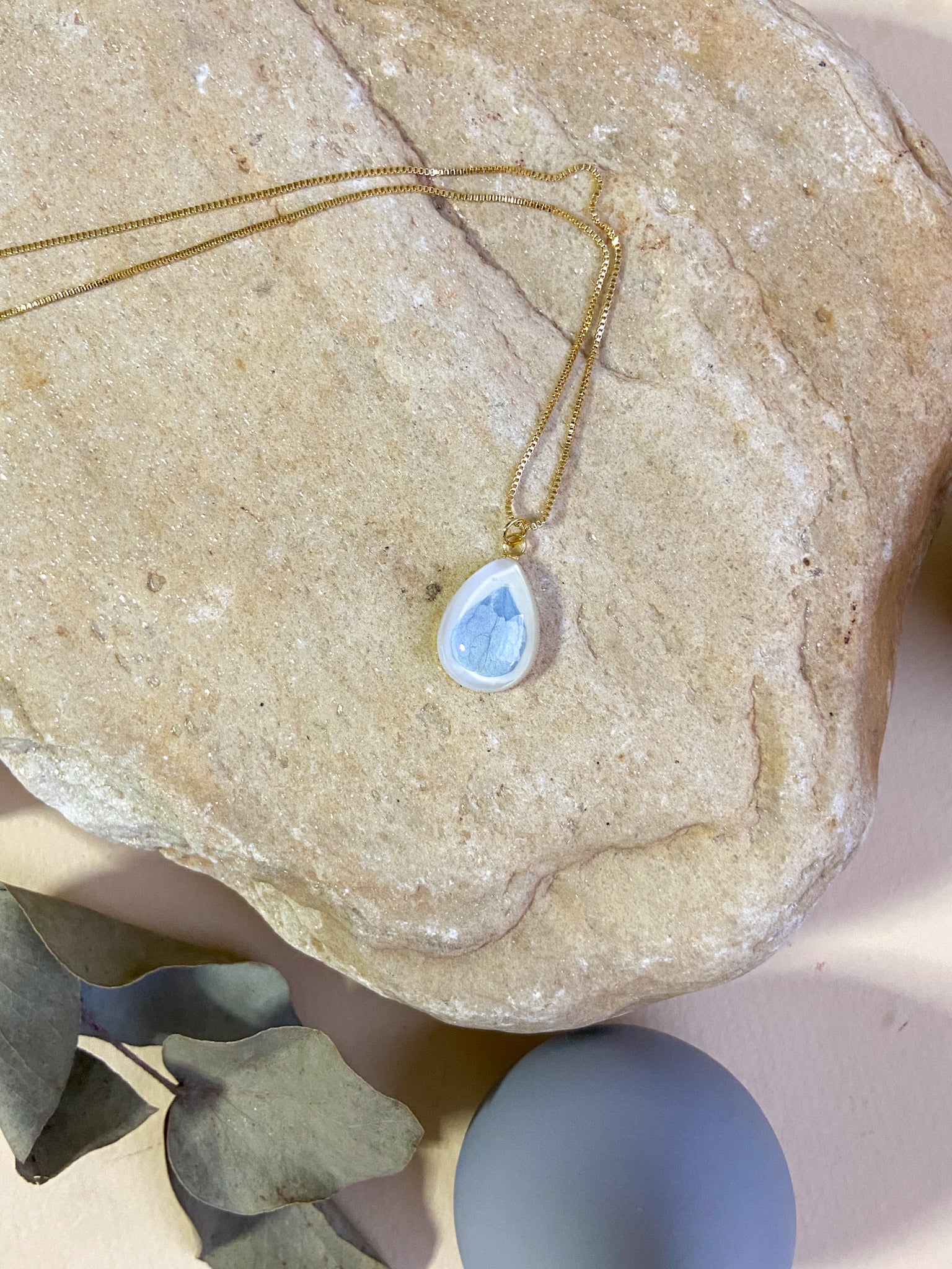 Colar Hortênsia Azul Gota - Bazar