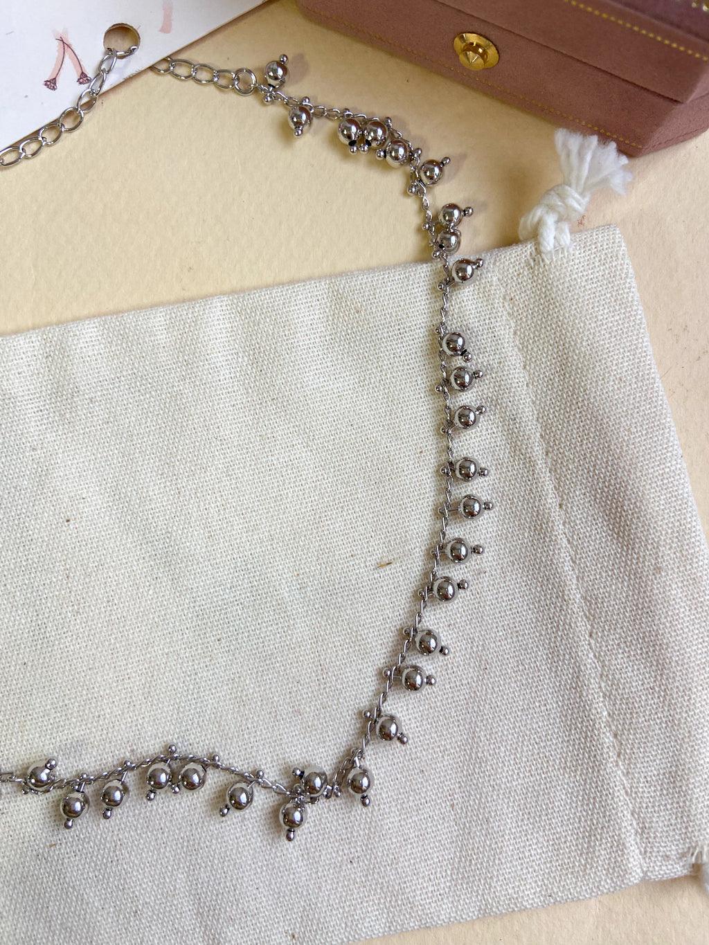 Choker Clarisse Prateada - Bazar