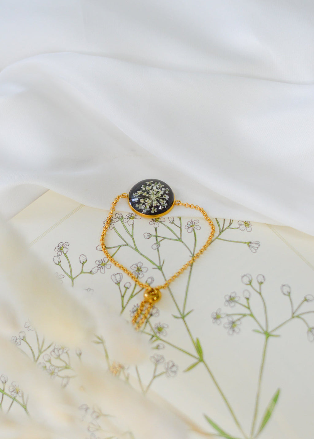 Pulseira Ajustável Flor de Cenoura