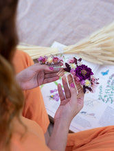 Carregar imagem no visualizador da galeria, Pente Grinalda Flores Secas
